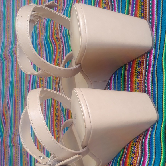 Marc Fisher Lukey Dress Wedge Sandal Shoes in Bone Beige size 9.5 - Picture 7 of 15